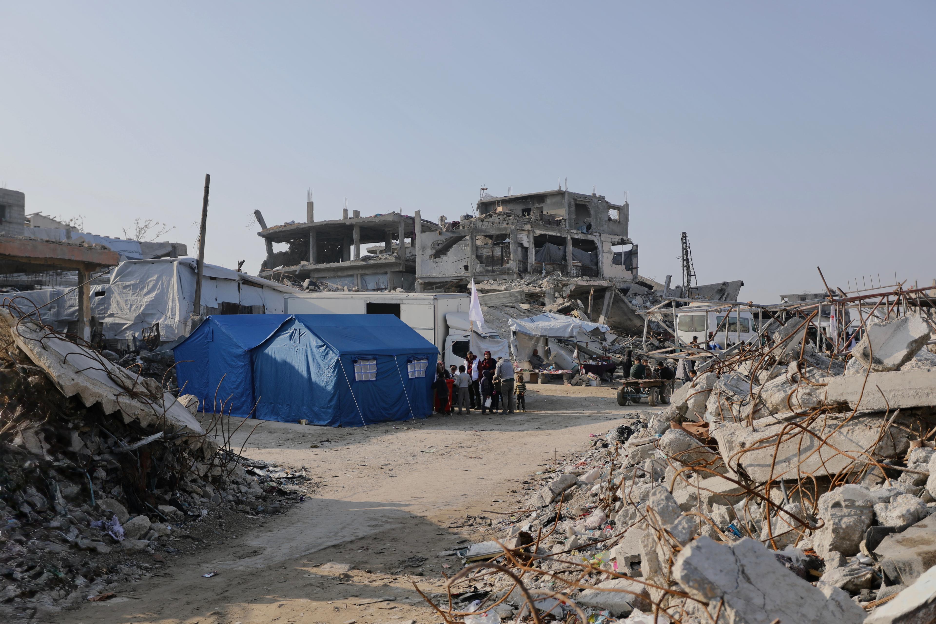 Les équipes des cliniques mobiles MSF fournissent des soins de santé primaires aux Palestiniens dans le centre de la ville de Jabalya, au nord de la bande de Gaza, en Palestine. Bande de Gaza, février, 2025 © Nour Alsaqqa
